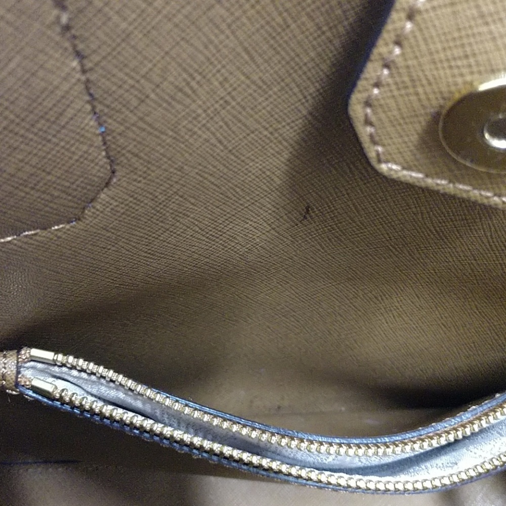 SOLD Michael Kors Greenwich bag - Picture 7 of 8